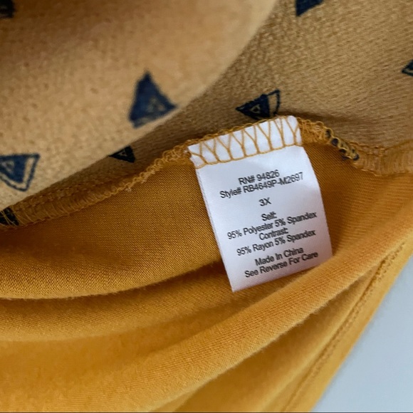 Tempted Hearts zip top - Picture 3 of 5